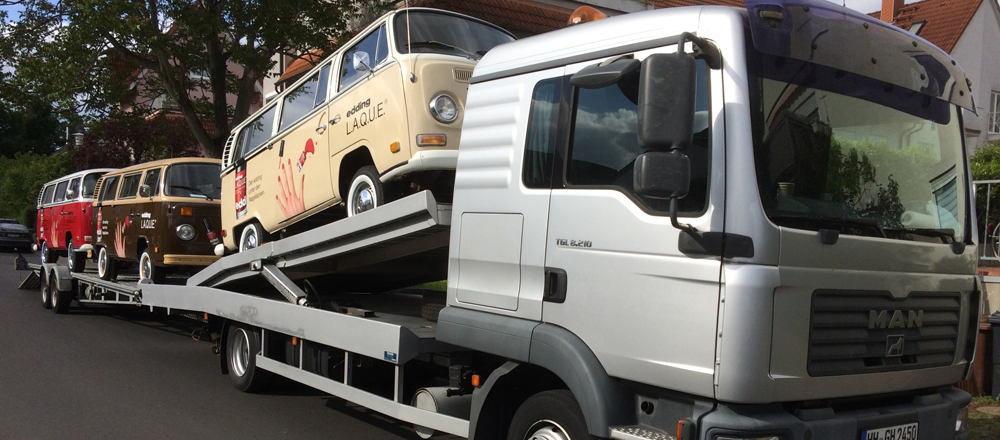 Transportieren drei VW busse in Hamburg, Deutschland